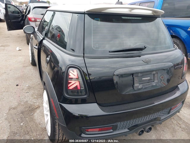 2012 MINI COOPER S WMWSV3C58CTY18367 Photo 2