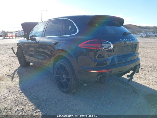 2015 PORSCHE CAYENNE WP1AB2A20FLA60599 Photo 2