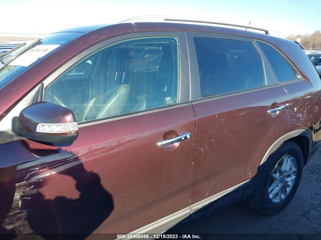 2014 KIA SORENTO LX VIN: 5XYKTCA61EG549468