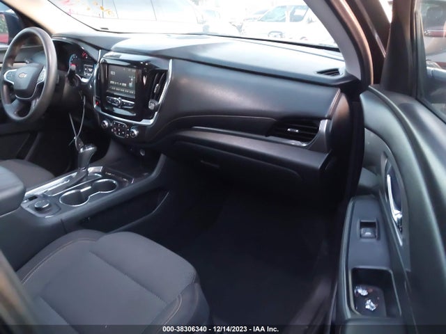Chevrolet Traverse Ls 2018 1GNERFKW6JJ198344 Image 5