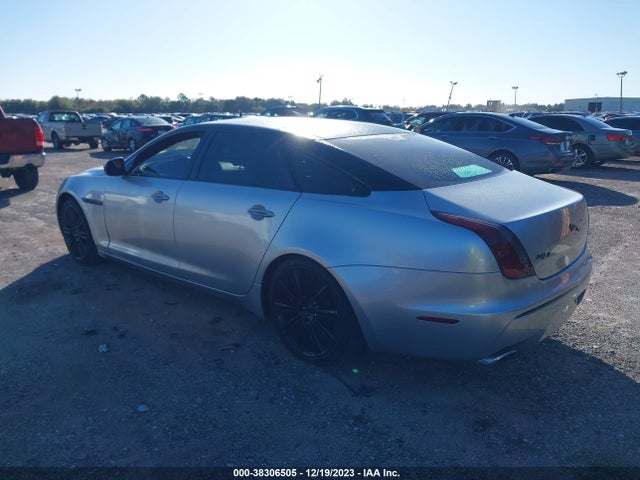 2011 JAGUAR XJ SAJWA2GE1BMV06695 Photo 2