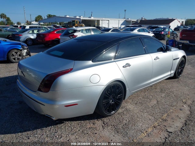 2011 JAGUAR XJ SAJWA2GE1BMV06695 Photo 3
