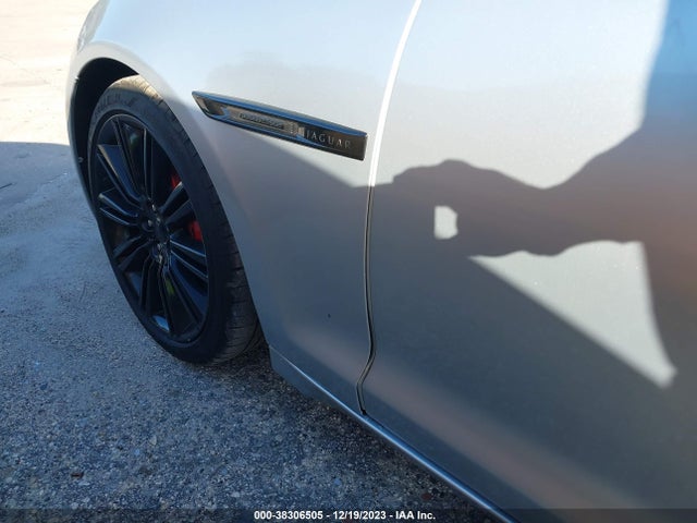 2011 JAGUAR XJ SAJWA2GE1BMV06695 Photo 5