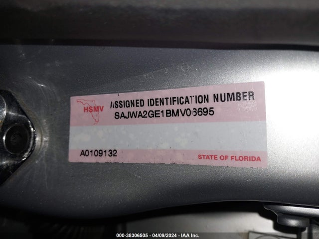 2011 JAGUAR XJ SAJWA2GE1BMV06695 Photo 8