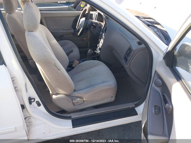2004 HYUNDAI ELANTRA GLS/GT VIN: KMHDN46D94U893168