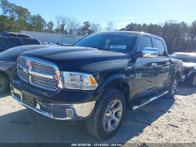 RAM 1500 Laramie  4x4 5'7 Box 2018 1C6RR7NT0JS163558 Image 2