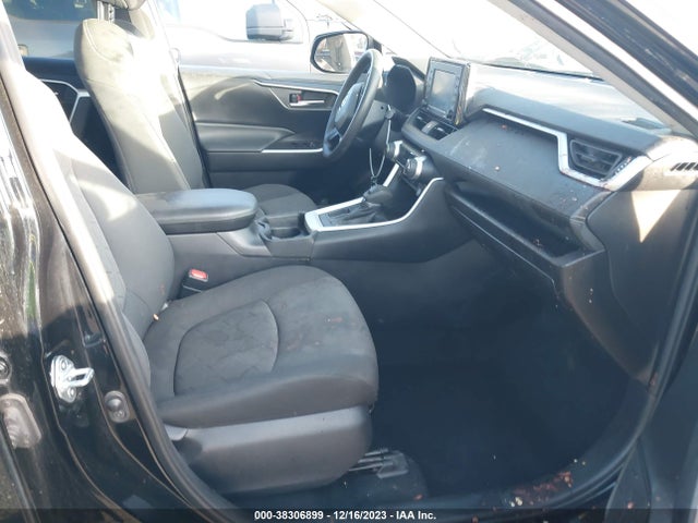 2021 TOYOTA RAV4 XLE VIN: 2T3W1RFV2MC103678