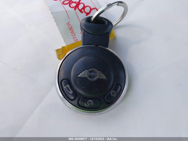 2011 MINI COOPER S WMWZP3C5XBTX82690 Photo 10