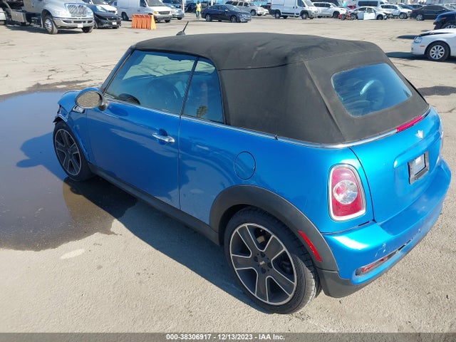 2011 MINI COOPER S WMWZP3C5XBTX82690 Photo 2