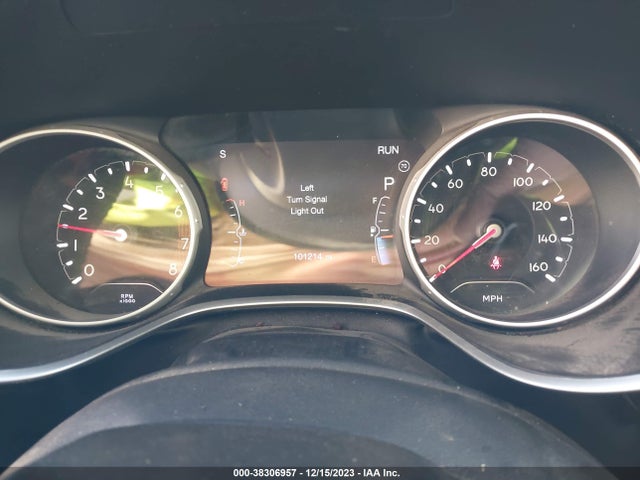 2018 JEEP COMPASS LATITUDE FWD VIN: 3C4NJCBB8JT408611
