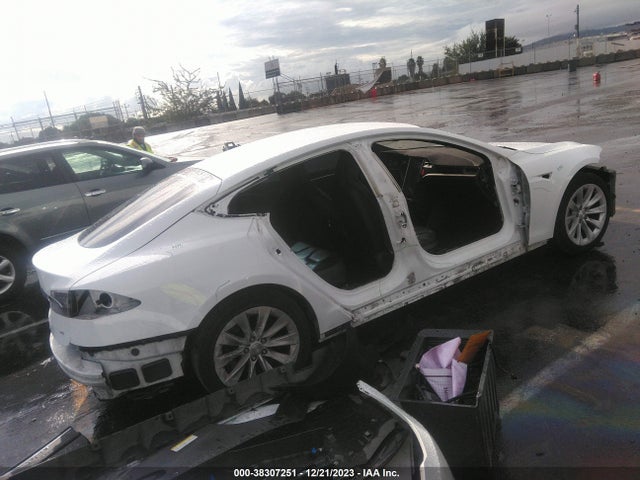 5YJSA1H16EFP60757 Tesla Model S P85