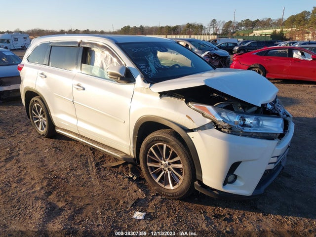 Toyota Highlander Xle 2018 5TDJZRFH0JS813073 Image 1