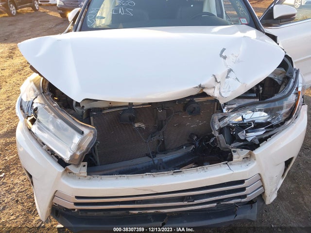 Toyota Highlander Xle 2018 5TDJZRFH0JS813073 Image 10