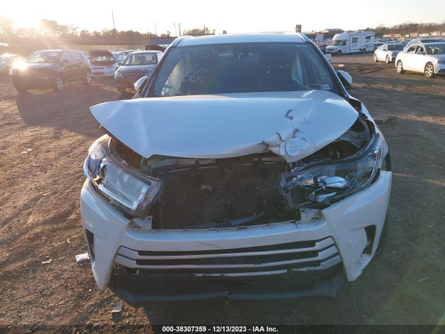 Toyota Highlander Xle 2018 5TDJZRFH0JS813073 Image 12