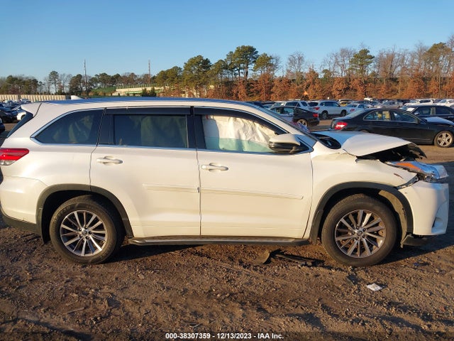 Toyota Highlander Xle 2018 5TDJZRFH0JS813073 Image 13