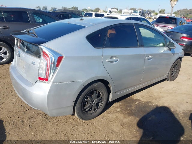 Toyota Prius 2015 JTDKN3DU4F0479301 Image 16