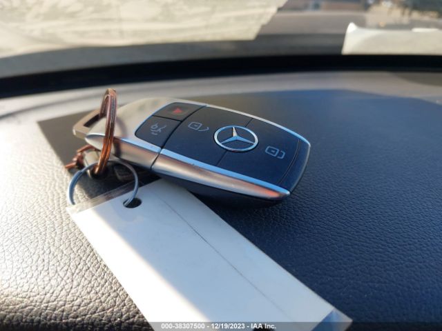 55SWF8EB6KU299093 Mercedes-Benz C 300 4matic