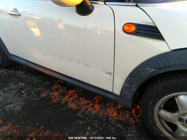 2009 MINI COOPER WMWMF33599TW78876 Photo 5