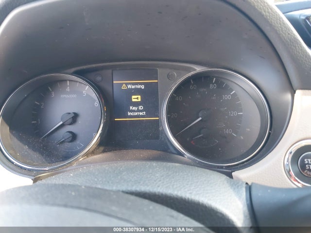2018 NISSAN ROGUE SV VIN: 5N1AT2MV4JC709071