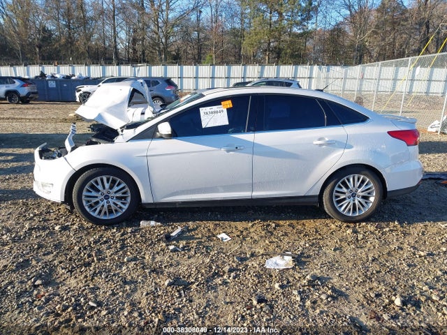 Ford Focus Titanium 2018 1FADP3J22JL314057 Image 13