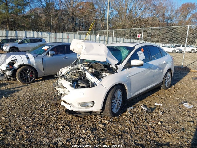 Ford Focus Titanium 2018 1FADP3J22JL314057 Image 2