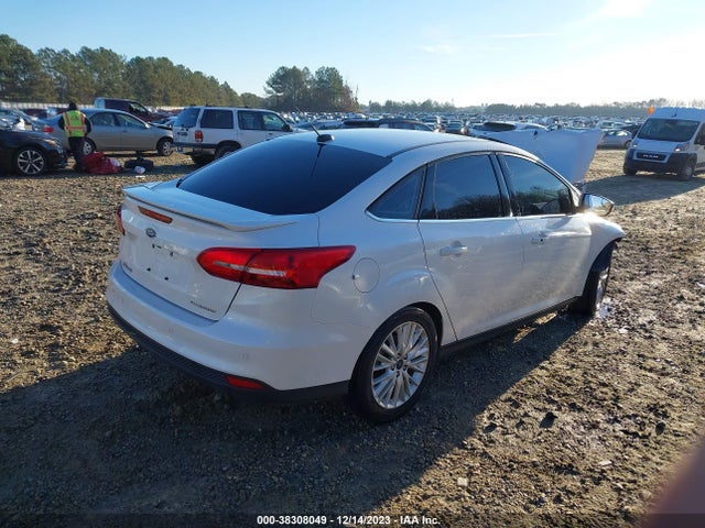 Ford Focus Titanium 2018 1FADP3J22JL314057 Image 4