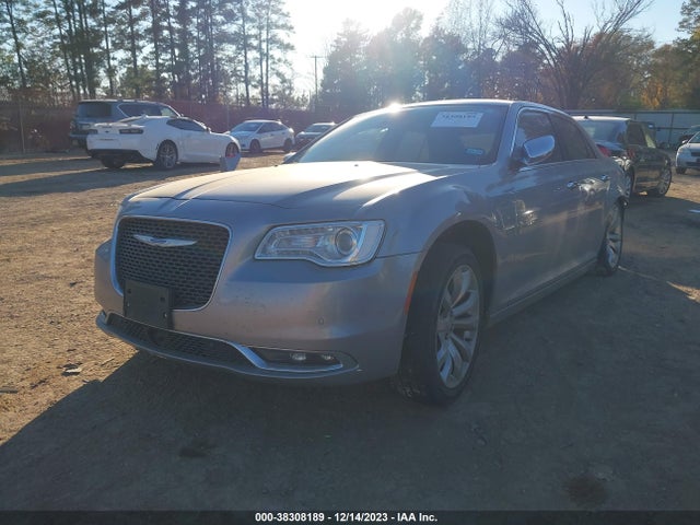 Chrysler 300 Limited 2018 2C3CCAEG6JH261974 Image 2