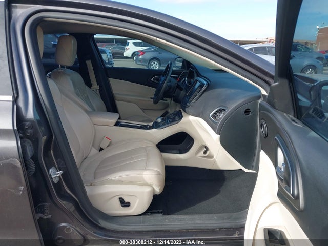 Chrysler 200 Limited Platinum 2016 1C3CCCAB6GN191494 Image 5