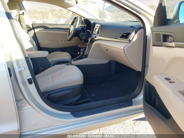 2017 HYUNDAI ELANTRA SE VIN: 5NPD74LF4HH065601