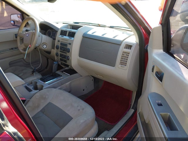 2008 FORD ESCAPE XLT VIN: 1FMCU93198KA71901