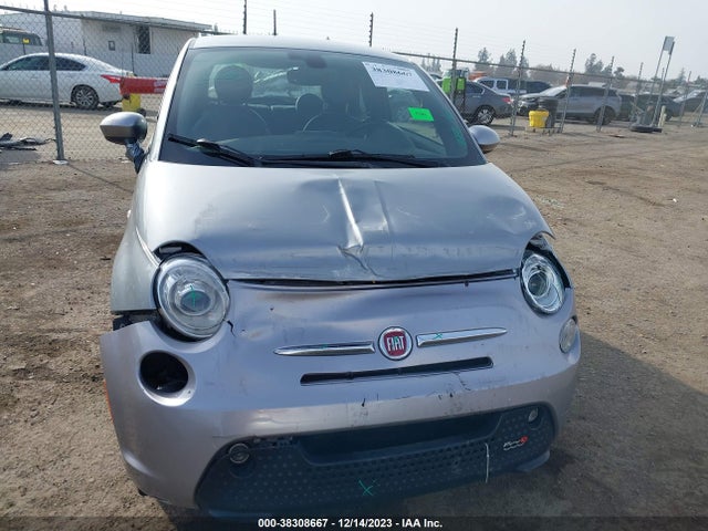 Fiat 500E BATTERY ELECTRIC 2019 3C3CFFGEXKT802758 Image 12