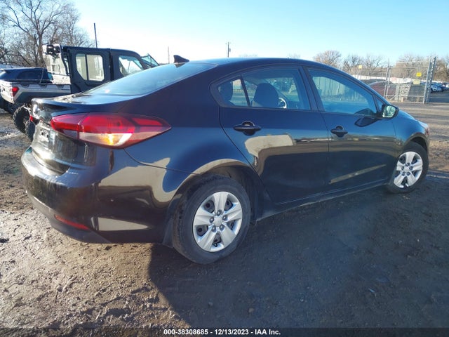 KIA FORTE LX 2017 3KPFK4A77HE158331 Image 4