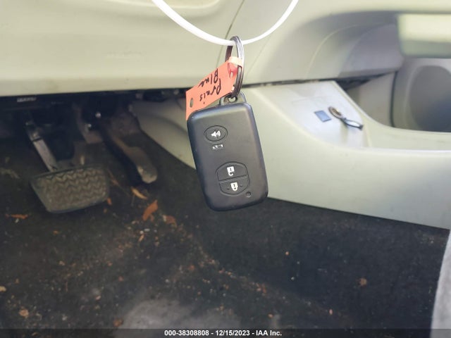 Toyota Prius Two 2014 JTDKN3DU5E1772374 Image 11