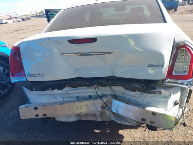 2C3CCAAG0GH135673 Chrysler 300 Anniversary Edition