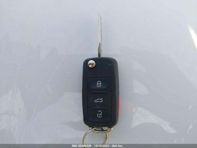WVGBV7AX7HW504841 Volkswagen Tiguan 2.0t S