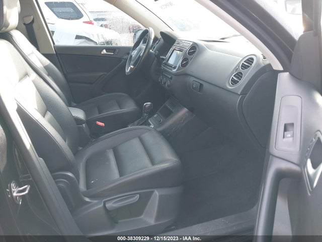 WVGBV7AX7HW504841 Volkswagen Tiguan 2.0t S