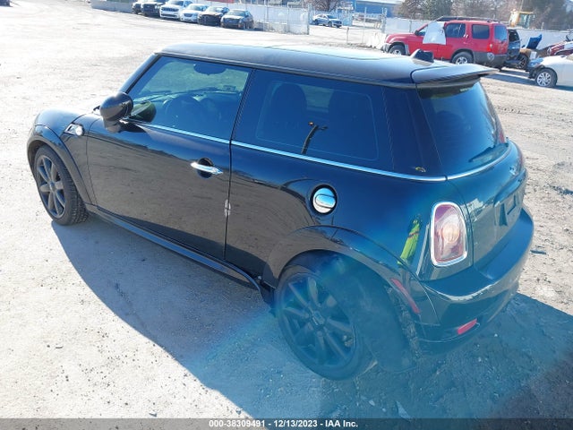 2010 MINI COOPER S WMWMF7C50ATZ72954 Photo 2
