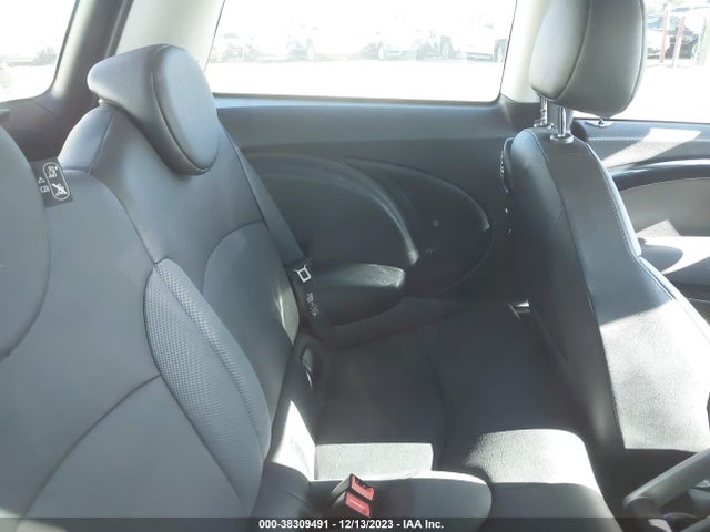 2010 MINI COOPER S WMWMF7C50ATZ72954 Photo 7
