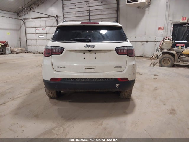 Jeep Compass Latitude 4x4 2019 3C4NJDBB7KT740482 Image 16