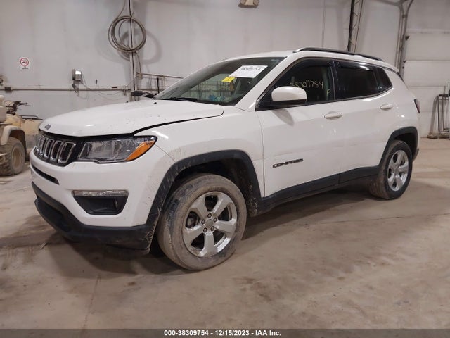 Jeep Compass Latitude 4x4 2019 3C4NJDBB7KT740482 Image 2