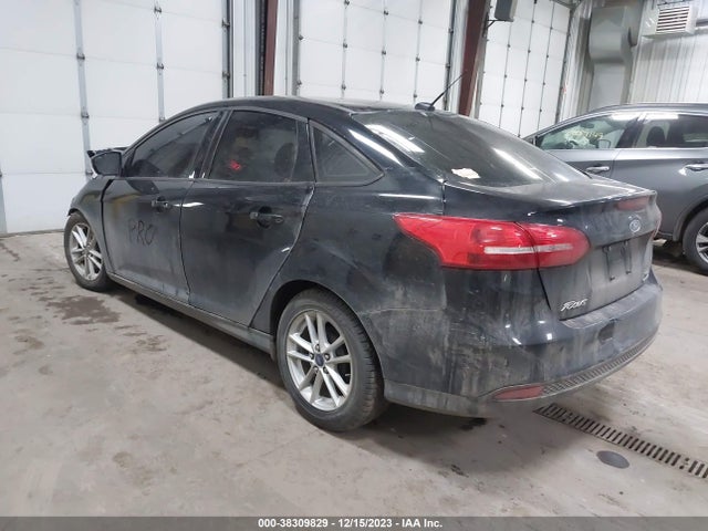 Ford FOCUS SE 2016 1FADP3F27GL242192 Image 3