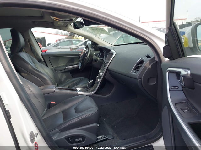 Volvo Xc60 T5 Premier 2016 YV4612RK3G2821032 Image 5