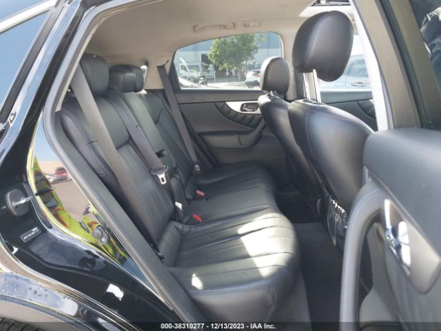 JN8CS1MU2GM671123 Infiniti QX70