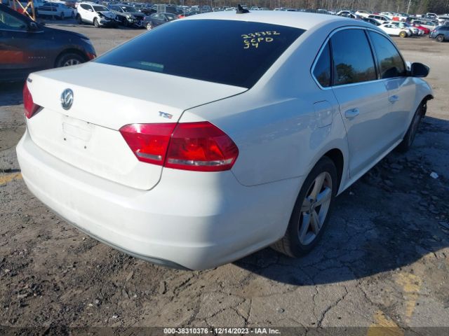 1VWAS7A33EC033335 Volkswagen Passat 1.8t Wolfsburg Edition