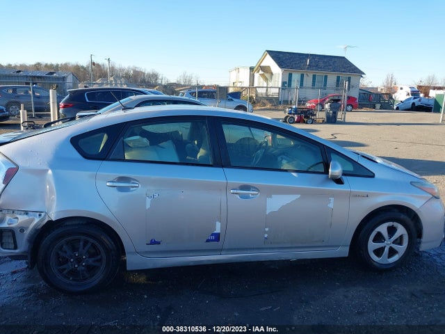 Toyota Prius Three 2014 JTDKN3DU3E0371508 Image 14