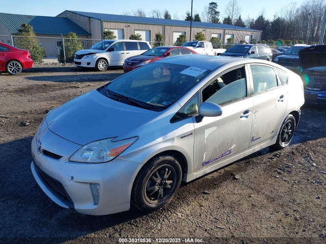 Toyota Prius Three 2014 JTDKN3DU3E0371508 Image 2
