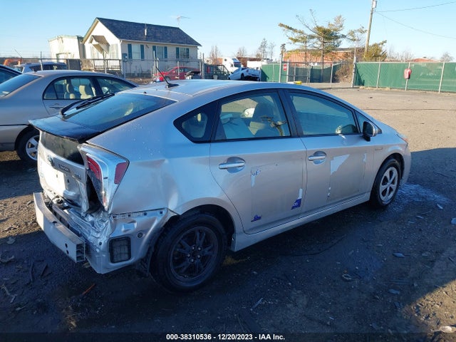 Toyota Prius Three 2014 JTDKN3DU3E0371508 Image 4