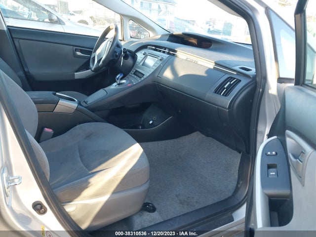 Toyota Prius Three 2014 JTDKN3DU3E0371508 Image 5