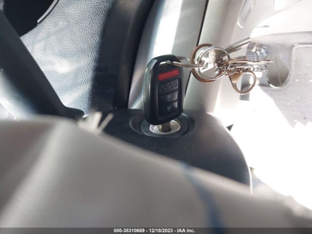 5J6RM4H32EL117919 Honda CR-V LX
