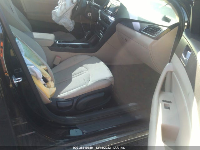 2015 HYUNDAI SONATA SPORT VIN: 5NPE34AF5FH082617